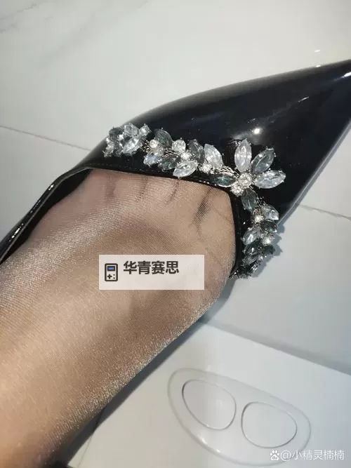 探索脚步的魅力：中国高跟鞋俱乐部的精彩故事图1