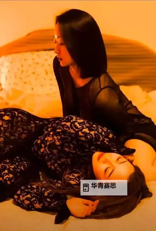 探索极致激情:男女床上动作片震撼呈现图1