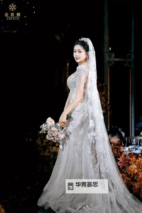 订婚舞会中最好看的媳妇:光彩夺目的新娘令人难忘图1