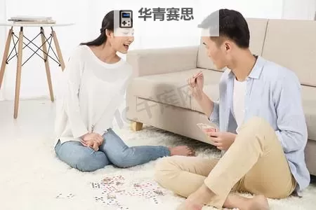 高清床上打扑克:惬意休闲时光的完美瞬间图1