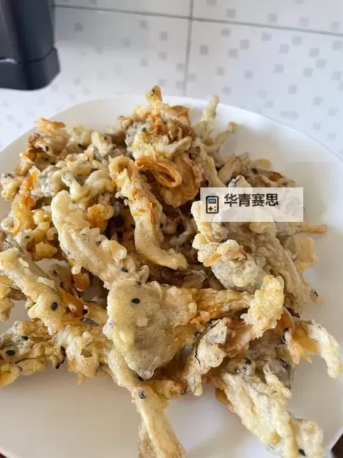 火候的叙事:又烫又热又硬的蘑菇头怎么做好吃,香气在锅中翻涌成诗图1